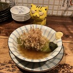 立ち飲み じんべえ - 焼き茄子　290円（税別）　※焼き茄子だけは、注文を受けた後、時間を置いての、別皿提供　※茄子好きなので、良かったですよ