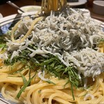 アダット マルヤマ - しらすのペペロンチーノ