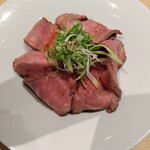 CHEESE KITCHEN RACLER - ローストビーフ丼