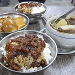 矮仔財滷肉飯 - 注文したもの