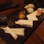 ソセアミ - チーズ5種盛り。