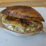 ミックスプラスベーカリー - マッシュポテトと鶏肉のコンフィ ¥330