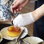 雪ノ下 福岡 - パンケーキの盛り付けは目の前で＾＾