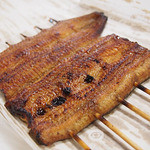 つきじ宮川本廛 - 国産の鰻蒲焼（2700円）。