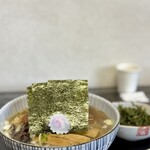 らー麺　Do・Ni・Bo - 煮干しお700円を太麺に変更して岩海苔トッピングと海苔増量