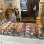 コポリドーナツ - 日替わりで、8種類のドーナツが並びまスネ夫(^^)v