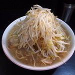 Ramen - 端正な盛りの野菜山