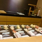 鮨 銀座おのでら 弟 - ランチの準備が整った様です