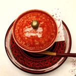 季節料理　なかしま - 朱色が目を惹く甘味の器です(o^^o)
