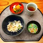 季節料理　なかしま - 旬の寒鰆になめことニラの味噌汁がよく合うんです！(o^^o)