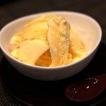 天空 - バニラアイスクリーム島シロップかけ