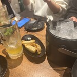 Takujou Lemon Sour All you can eat and drink Izakaya Osusume Ya Nanba ten - When I asked for ice, they brought me this much.
