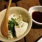 Asakusa Rokku Baru - 自家製豆腐の冷奴550円