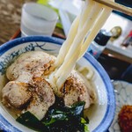 ヨコクラうどん - 鶏チャーリフトアップ。この一口目の面がお薦め