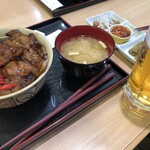 ハートフィールド - 豚丼（味噌汁付）¥1,250-、ほろ酔いセット¥1,100-