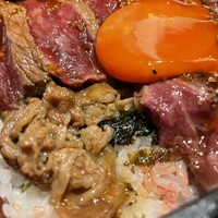 焼肉㐂舌 南船場 - すき焼き煮も