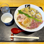 超純水採麺 天国屋 - 「地鶏ミスハマグリ合わせスープらーめん」白醤油の「桜ソース」・「菜の花」・「お茶漬け」付き