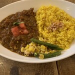 レインボウスパイス カフェチャイストール - スパイシーチキンマサラ！(呪文)