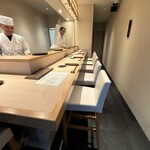 立ち食い鮨極 - 内観