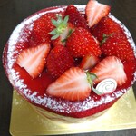 パティスリー リョーコ - イチゴとの赤が眩しいぞ