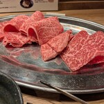 和牛放題の殿堂 秋葉原 肉屋横丁 焼肉 - 