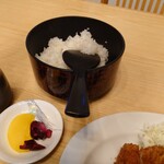 とんかつ 小龍 - お櫃の中はこんな感じ