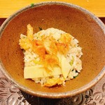 天ぷら たけうち - 筍と甘鯛とタチウオと桜海老の炊き込みご飯