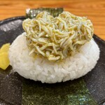 魚崎酒場 きりん - ふわふわ俵むすび　黄身しらす