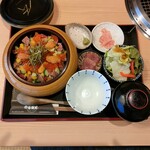 古民家焼肉 古登里 - 贅沢肉ちらし