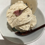 洋食堂 すずき - 桜のアイスクリーム