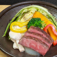 オーガニック野菜とサーロインステーキ
