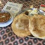 インド料理 パリワル - 北インドの大人気ストリートフード、チョーレバトゥーレ