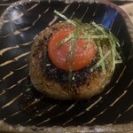炭焼呑処 うまとら - 焼きおにぎり卵黄のせ 