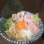 メヂカそば 吟魚 - チャーシュー卵かけご飯 ¥400