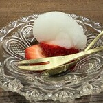 野口 - 【 デザート 】苺と日本酒のソルベ