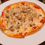 BAR食堂CORAZON - キノコピザ