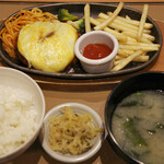 やよい軒 - 料理写真:4種のチーズハンバーグ定食