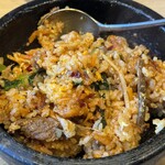 肉処泰山 - 石焼ビビンバ(おこげまでセルフサービスで作成)