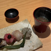 華丸吉日 - お寿司、とり貝、牛肉、鯛、ズワイ蟹