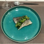 Cuisine Lien - 北海道産ニシン　皮だけあぶったもの
      蕪と菜の花とキウイ