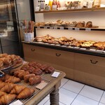 C'EST UNE BONNE IDEE - 料理 奥の棚