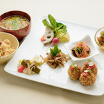 ビオクラスタイル クッキングスクール　カフェ - キヌアの玄米フレークコロッケセット