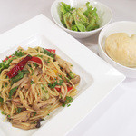 カフェ＆ベーグル クラム - パスタランチ（ツナとキノコの和風パスタ）