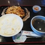 焼肉長春館 - 豚ジュージュー鉄板焼(\500)