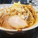 らぁめん優雅 - 後乗せ刻みニンニクが効きます