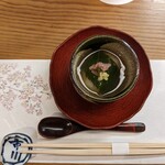 割烹 市川 - 4月にちなんだ桜餅風味の一品