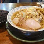 らぁめん優雅 - 背脂ガーリック　岩海苔、メンマトッピング