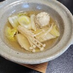 純和風料理旅館 現長 - 食べかけてしまってからの写真、鶏肉、椎茸が入っていました、