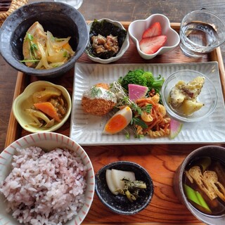 カフェ サマナラ ガーデン_0