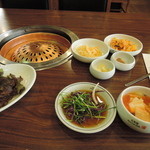 Woo Lae Oak - サービスおかず